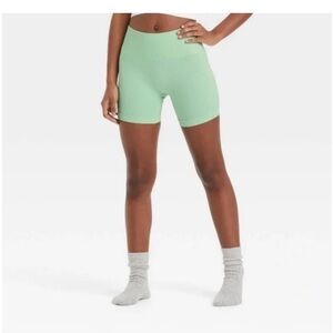Colsie Mint Green Seamless Women's Bike Shorts